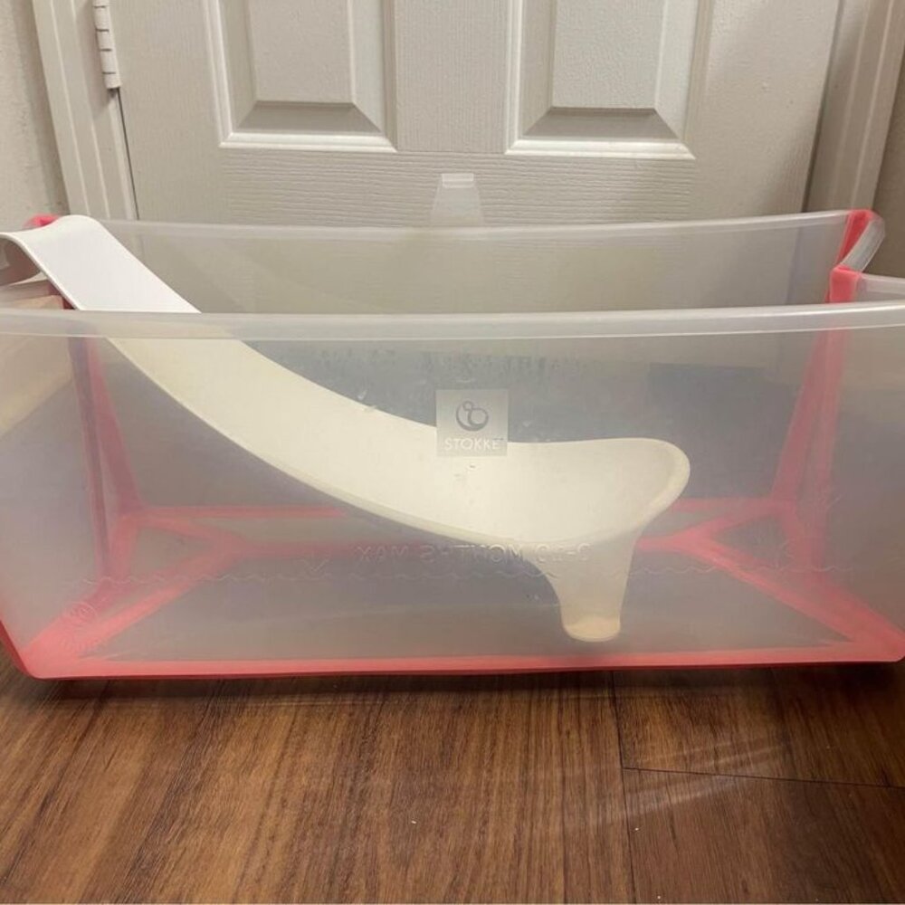 Stokke infant bath with newborn support